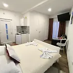 Tokis Apartment *