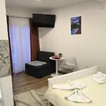 Tokis