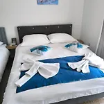 Tokis Apartment *