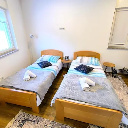 Apartment Tokis